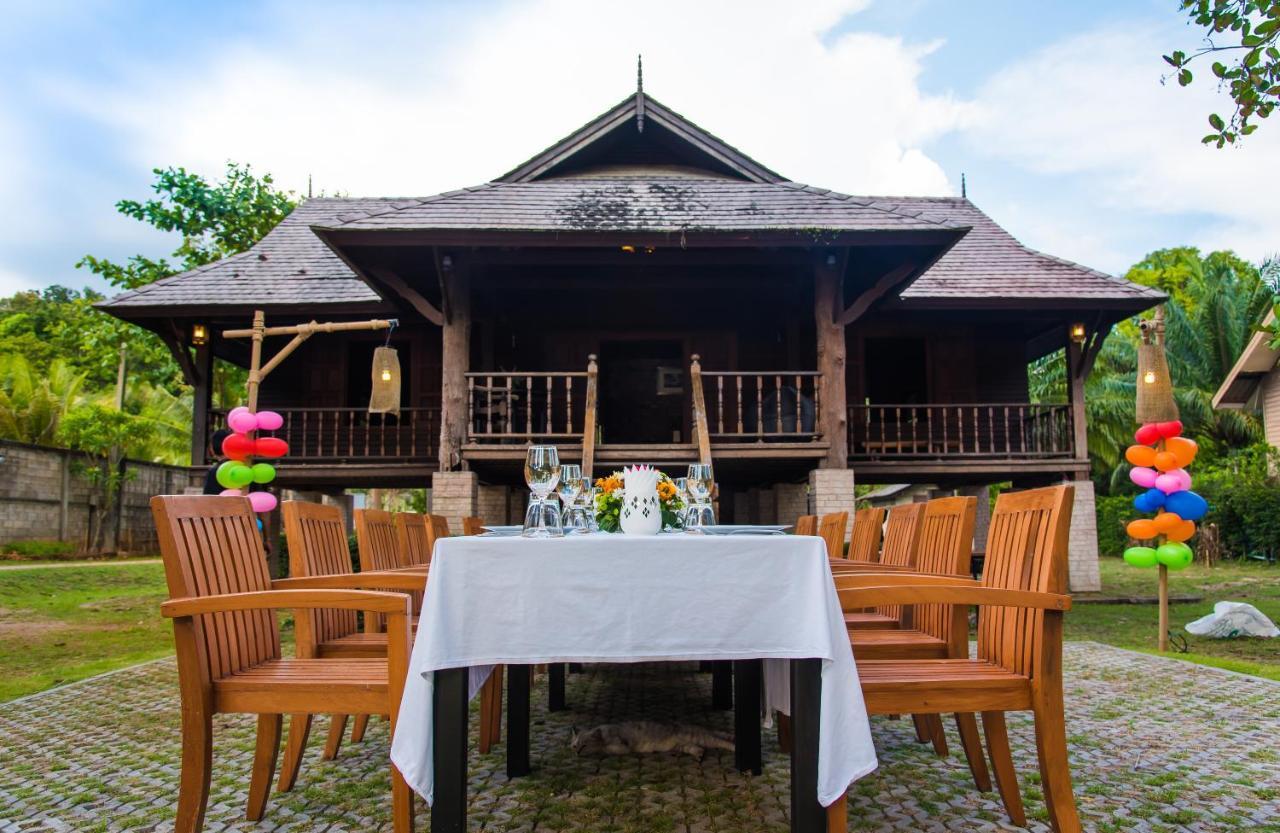 Villa Thalanena By The Beach Exterior foto